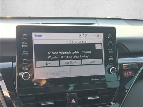 Used 2022 Toyota Camry XLE FWD image 17