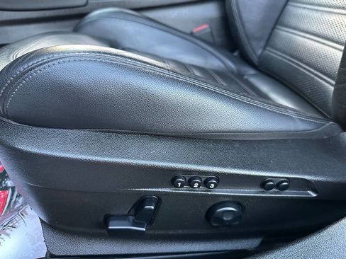 Used 2017 Alfa Romeo Giulia Ti w/ TI 19" Sport Package image 37