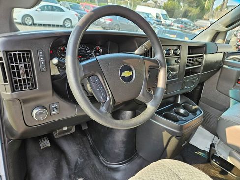 Used 2016 Chevrolet Express 2500 image 25
