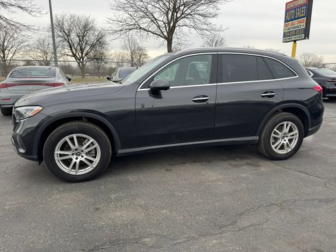 Used 2025 Mercedes-Benz GLC 300 4MATIC image 5