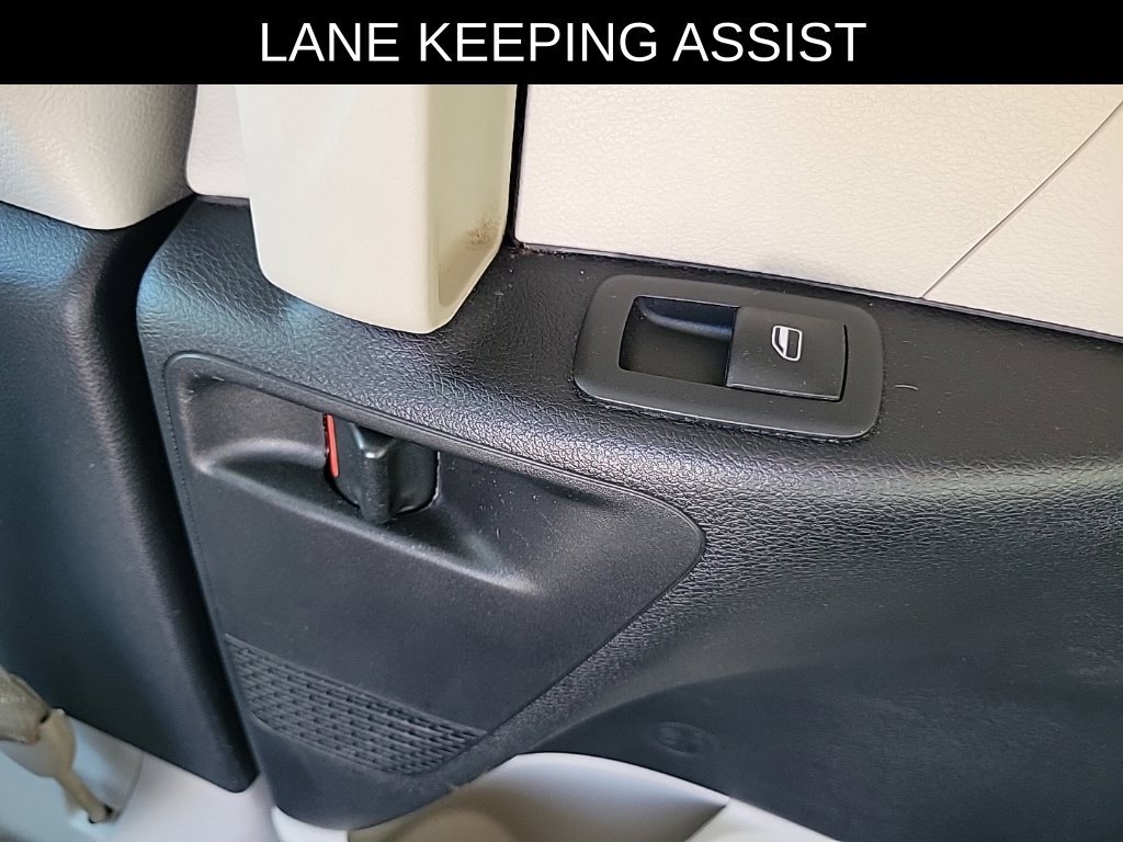 Used 2021 Chrysler Pacifica Touring-L FWD image 15