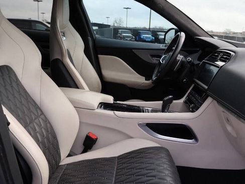 Used 2020 Jaguar F-PACE SVR image 15