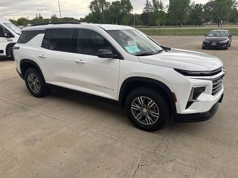 Used 2026 Chevrolet Traverse LT AWD/4WD image 22