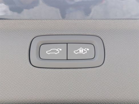 New 2026 Volvo XC90 B6 Plus image 14