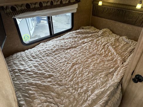 Used 2014 Mercedes-Benz Sprinter 3500 image 65