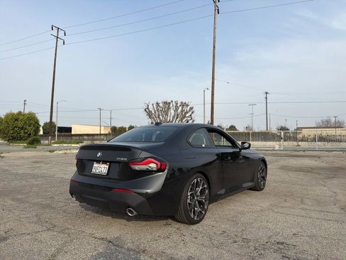 Used 2025 BMW 230i Coupe w/ Premium Package image 5