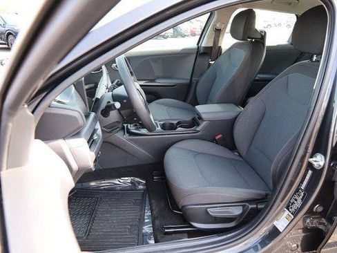 Used 2025 Kia K4 FWD image 7
