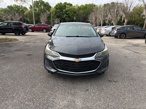 Used 2019 Chevrolet Cruze LT w/ Convenience Package image 8