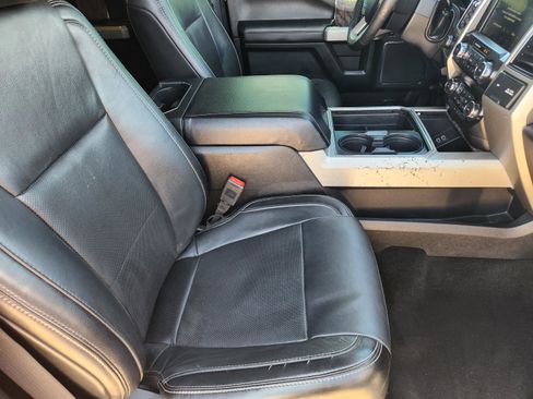 Used 2019 Ford F250 Lariat w/ Lariat Ultimate Package image 14