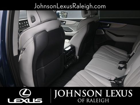 Used 2025 Acura MDX SH-AWD w/ Advance Package image 11