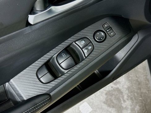 Used 2025 Nissan Altima 2.5 SV image 18