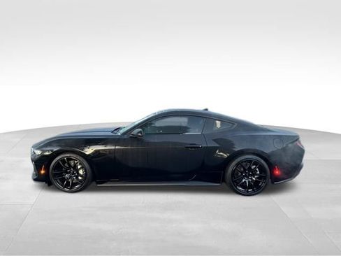 Used 2024 Ford Mustang GT Premium image 5