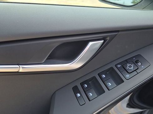 New 2026 Kia Niro EX FWD image 18