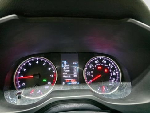 Used 2021 Toyota RAV4 XLE Premium AWD/4WD image 18