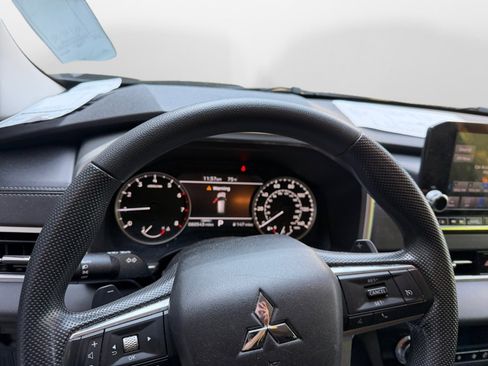 Used 2022 Mitsubishi Outlander ES AWD/4WD image 14