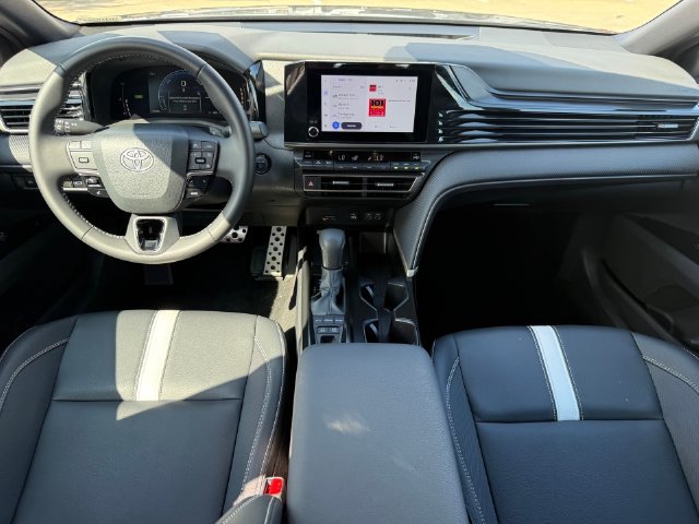 Used 2026 Toyota Camry SE FWD image 15