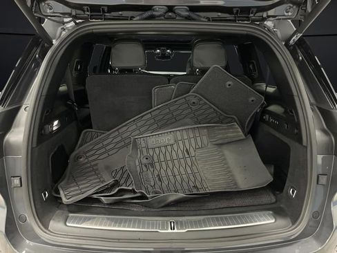 Used 2025 Jeep Grand Cherokee L Summit image 16