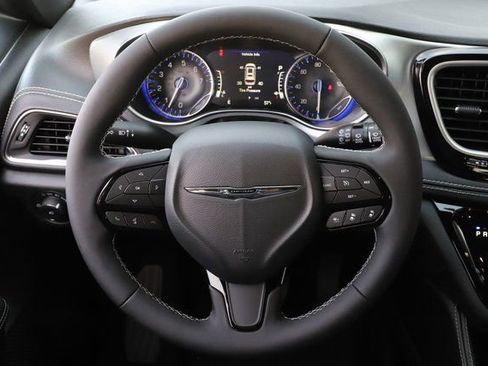 New 2026 Chrysler Pacifica Limited w/ S Appearance Package image 23