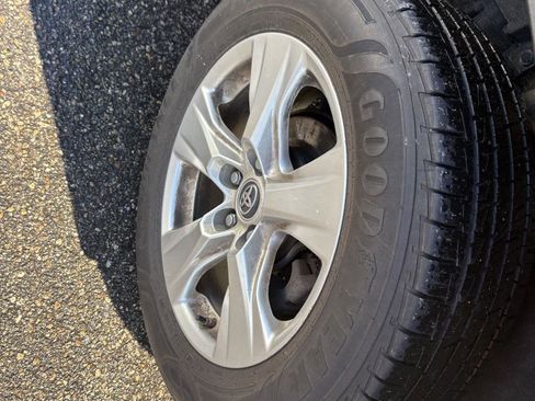 Used 2019 Toyota RAV4 XLE w/ Convenience Package image 26