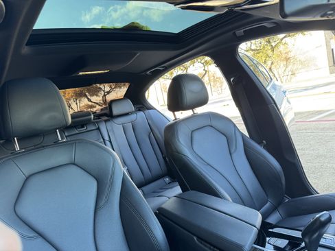 Used 2019 BMW 530i w/ Convenience Package image 27