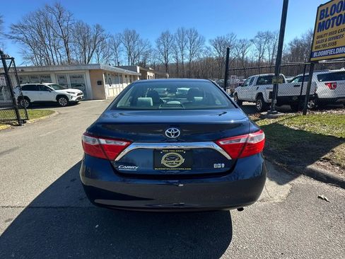 Used 2015 Toyota Camry LE image 6