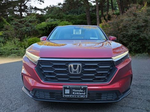 Used 2025 Honda CR-V LX image 2