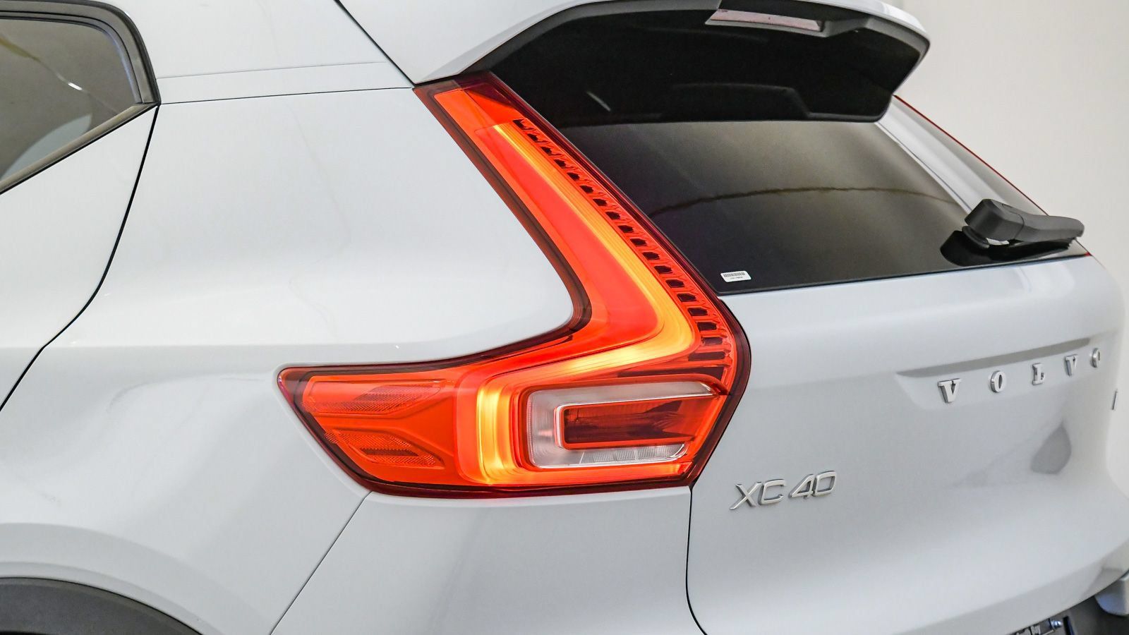 Certified 2026 Volvo XC40 B5 Plus AWD/4WD image 12