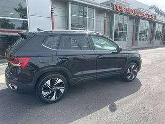 Used 2024 Volkswagen Taos SE AWD/4WD video 3