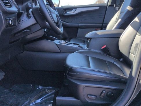 Used 2025 Ford Escape Platinum AWD/4WD image 10