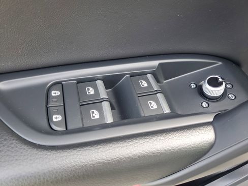 Used 2023 Audi Q5 2.0T Premium w/ Convenience Package image 21