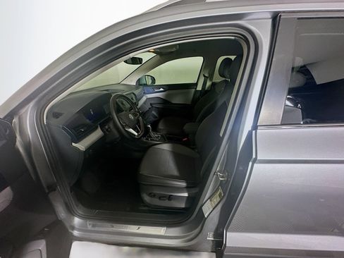 Used 2024 Volkswagen Taos SE image 13