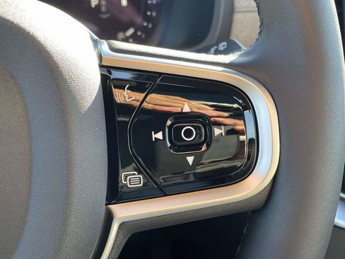 New 2026 Volvo XC90 B6 Plus w/ Protection Package Premier image 11