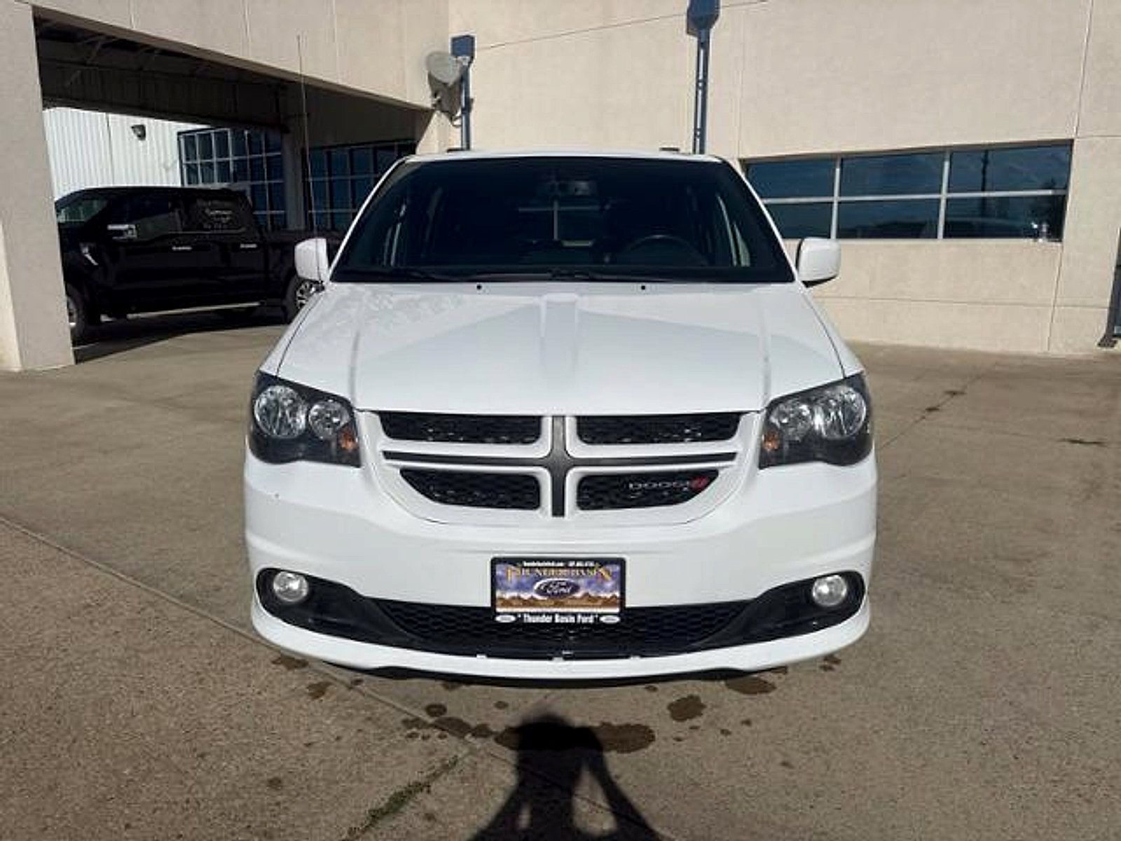 Used 2015 Dodge Grand Caravan R/T w/ Safety Sphere Group FWD image 2