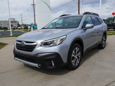 Used 2020 Subaru Outback Limited XT w/ Popular Package #2 AWD/4WD image 4