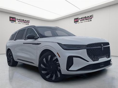 Used 2025 Lincoln Nautilus Black Label w/ Jet Appearance Package image 1