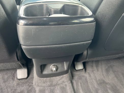 Certified 2024 Kia Telluride EX w/ EX Captain's Chair Package FWD image 17