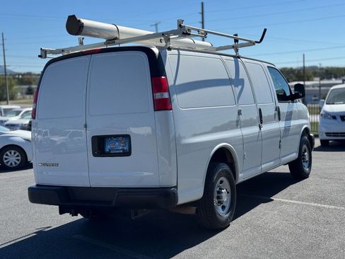 Used 2019 Chevrolet Express 2500 2500 3dr Cargo Van w/ Driver Convenience Package image 4