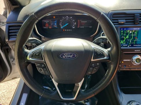 Used 2019 Ford Fusion Titanium image 29