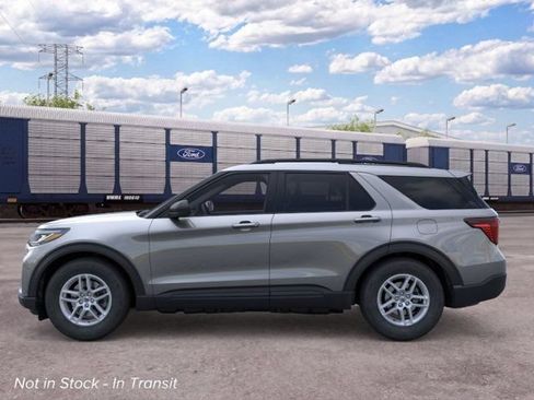 New 2026 Ford Explorer Active RWD image 3