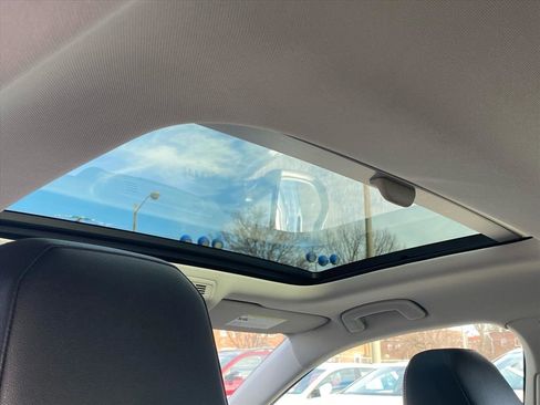 Certified 2025 Volkswagen Jetta SE image 21