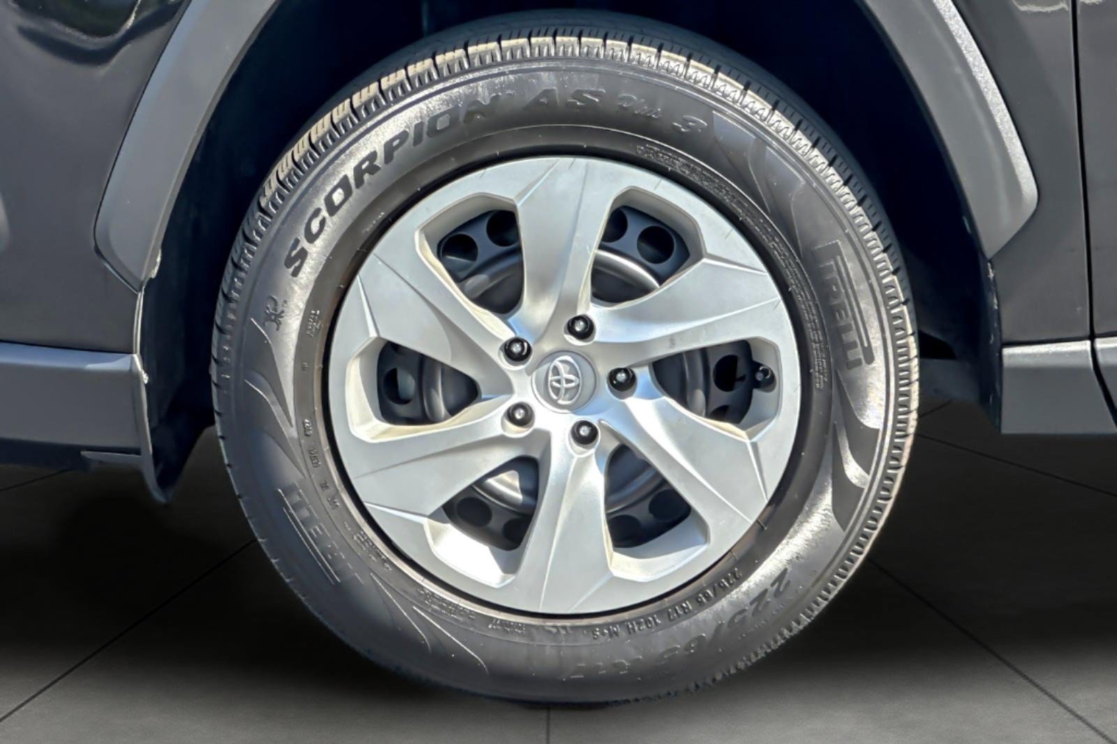 Used 2021 Toyota RAV4 LE w/ Carpet Mat Package (TMS) FWD image 24