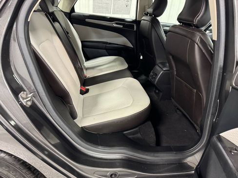 Used 2019 Ford Fusion SE w/ Equipment Group 151A image 9