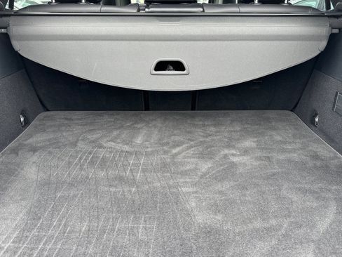 Used 2024 Mercedes-Benz GLC 300 4MATIC image 34