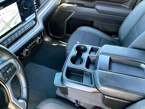 Used 2025 Chevrolet Silverado 3500 LT w/ Convenience Package image 19