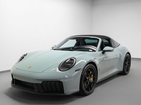 Used 2025 Porsche 911 Targa 4 GTS image 8