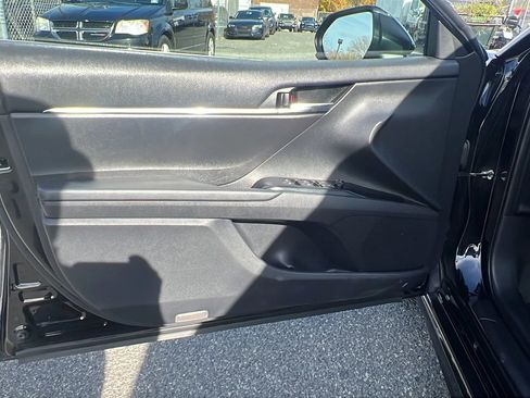 Used 2019 Toyota Camry SE image 21