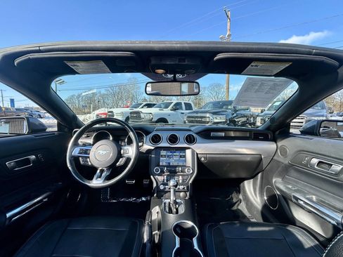Used 2018 Ford Mustang Premium RWD image 19