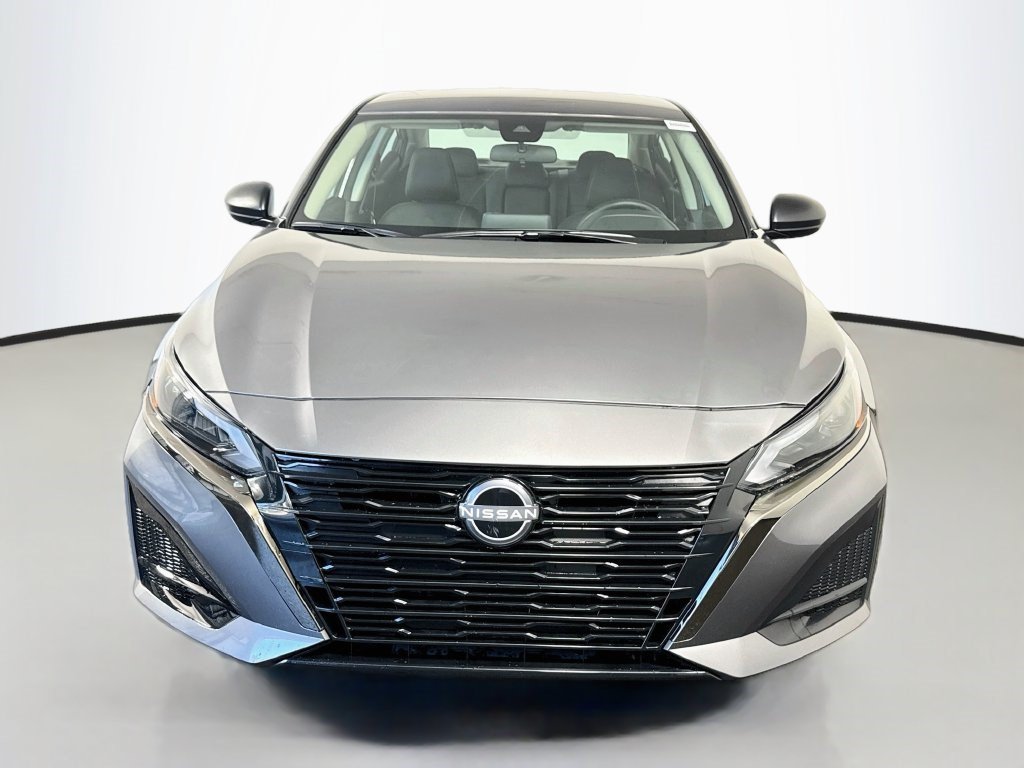 Used 2026 Nissan Altima 2.5 SV FWD image 2