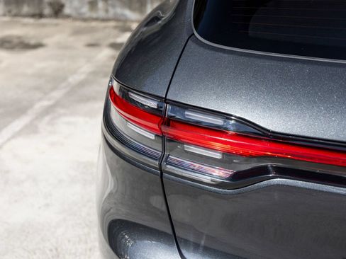 Certified 2026 Porsche Macan AWD/4WD image 21
