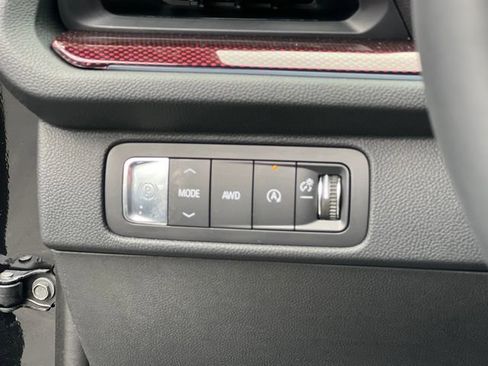 New 2026 Chevrolet Traverse Z71 w/ Enhanced Driving Package AWD/4WD image 3